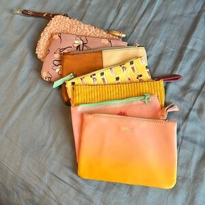 Pack of 7 assorted make up bags